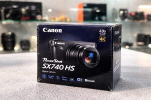 Canon SX740 HS brand new sealed discontinued 40x ultra-zoom compact camera with 24-960mm lens – factory sealed