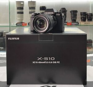 Fujifilm X-S10 kit like new condition with IBIS