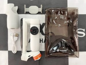 photo_2024-09-22_08-36-28 Insta360 Flow AI tracking smartphone gimbal with built-in selfie stick, tripod, and 3-axis stabilization – excellent condition