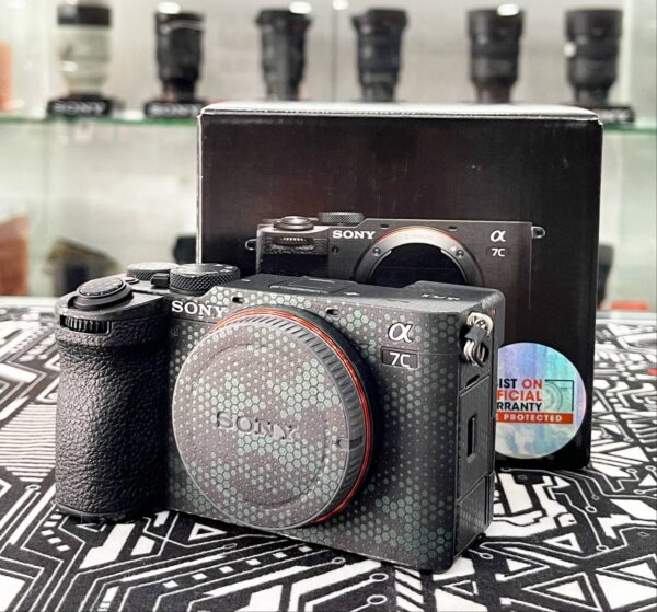 Sony A7C II compact 33MP full-frame mirrorless camera with AI autofocus – like new condition