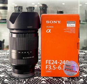 Sony 24-240mm f/3.5-6.3 OSS lens excellent condition