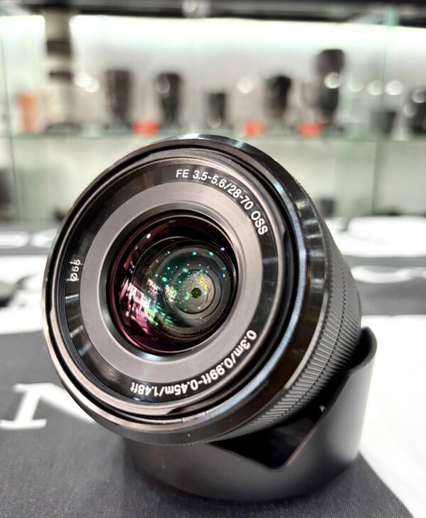 Sony FE 28-70mm f/3.5-5.6 OSS Lens – Excellent Condition (98%) with Accessory Bundle