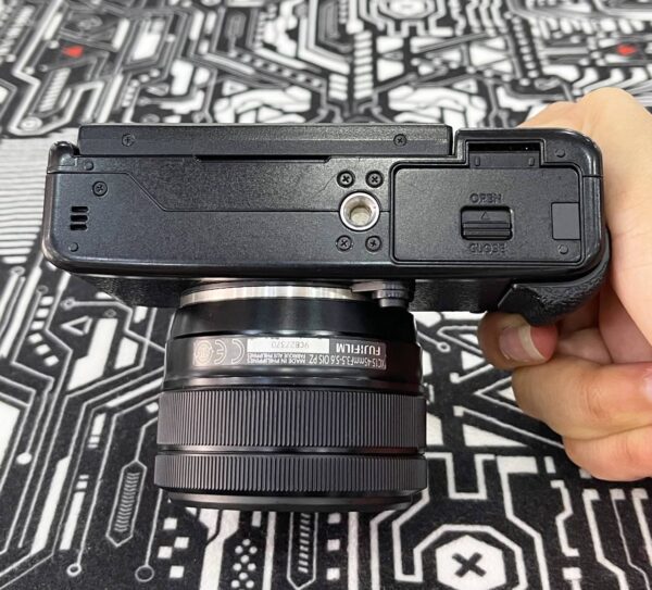 Fujifilm X-T100 Kit (95% Good Condition) with XC 15-45mm f/3.5-5.6 OIS PZ Lens + Accessory Bundle