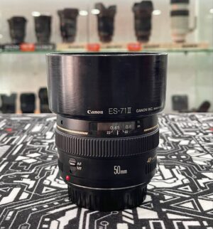 Canon EF 50mm f1.4 classic fast prime lens for Canon EF-mount DSLRs – very good condition