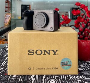Sony FX30 Cinema Line Super 35mm camera with SmallRig cage – excellent condition