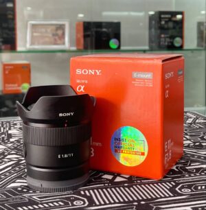 Sony 11mm f/1.8 ultra-wide prime lens excellent condition