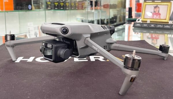 DJI Mavic 3 Fly More Combo – Excellent 5.1K Hasselblad Drone with 3 Batteries + 64GB