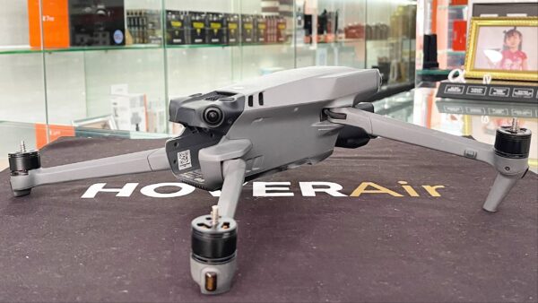 DJI Mavic 3 Fly More Combo – Excellent 5.1K Hasselblad Drone with 3 Batteries + 64GB