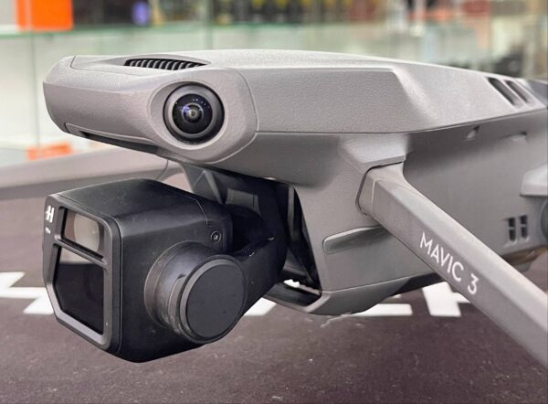 DJI Mavic 3 Fly More Combo – Excellent 5.1K Hasselblad Drone with 3 Batteries + 64GB