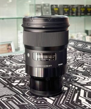 photo_2025-10-16_04-25-27 Sigma 24mm f/1.4 DG DN Art lens excellent condition