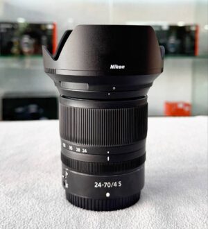 Nikon NIKKOR Z 24-70mm f/4 S premium S-Line lightweight standard zoom lens for Z-mount – like new condition