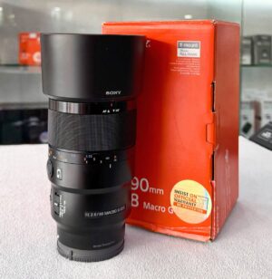 Sony 90mm f/2.8 Macro G OSS lens excellent condition
