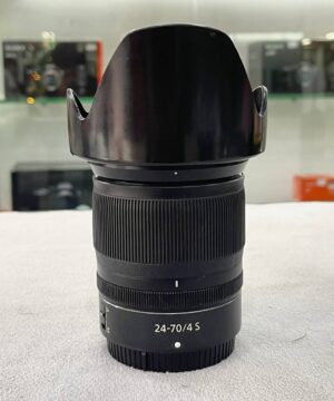 photo_2026-01-03_04-33-22 Nikon NIKKOR Z 24-70mm f/4 S premium S-Line lightweight standard zoom lens for Z-mount – excellent condition