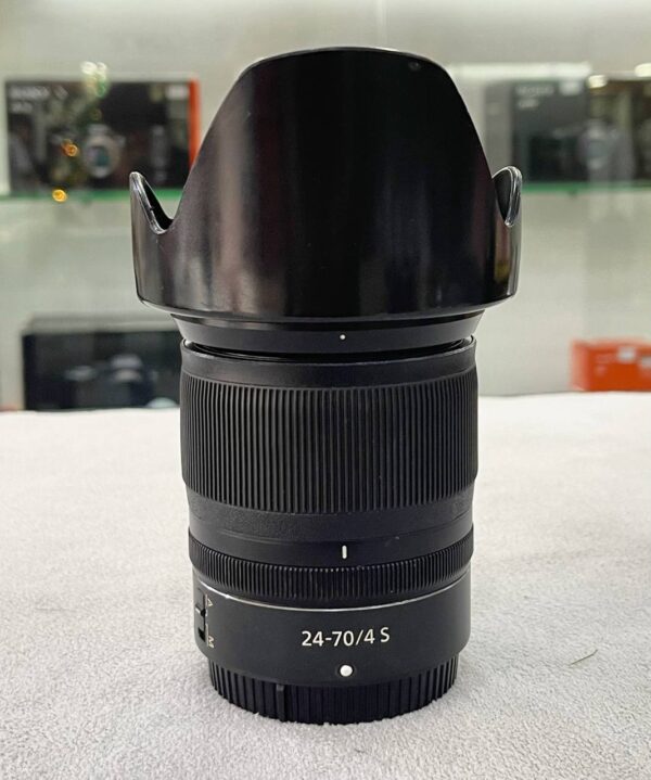 Nikon NIKKOR Z 24-70mm f/4 S premium S-Line lightweight standard zoom lens for Z-mount – excellent condition
