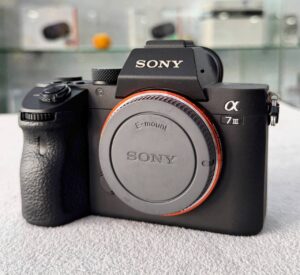Sony A7 III best-selling full-frame mirrorless camera with 4K video and 5-axis IBIS – excellent condition