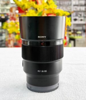 Sony 85mm f/1.8 lens excellent condition