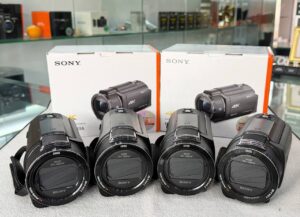 Sony AX43A 4K Handycam professional camcorder with 20x optical zoom and wireless microphone – excellent condition