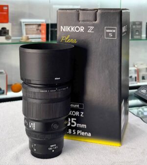 Nikon NIKKOR Z 135mm f/1.8 S Plena flagship portrait telephoto lens with circular bokeh and UV filter – excellent condition