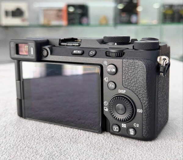 Sony A7C II (A7CM2) – Excellent Condition (98%) with Microphone + Full Accessory Bundle + SmallRig Viewfinder