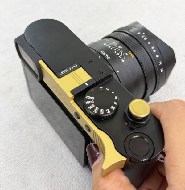 Leica Q3 43 – Excellent Condition (98%) with Accessory Bundle
