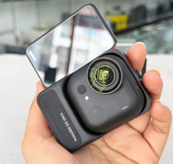 Insta360 GO Ultra Standard Bundle with 64GB + Silicone Case + Bag + Strap + Mount