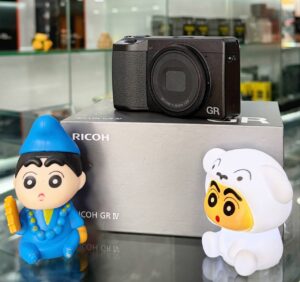 photo_2026-06-04_05-19-21 Ricoh GR IV 25.7MP APS-C compact camera with 28mm f/2.8 lens – like new condition