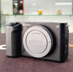 Sony ZV-E1 full-frame vlogging camera with wireless microphone and accessory bundle – like new condition